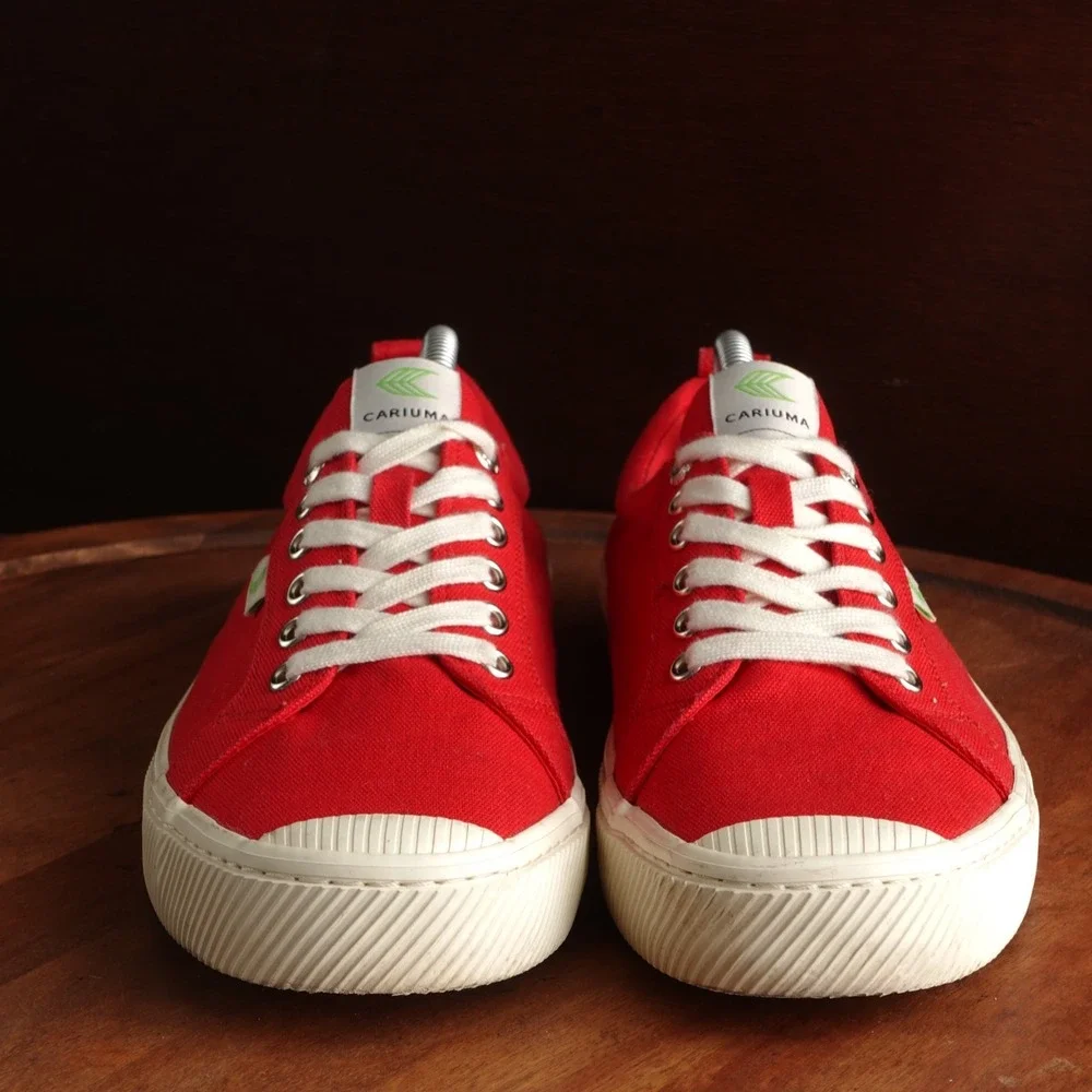Cariuma Sneakers Unisex Size M10.5 W12 Red OCA Low Canvas Modern Casual Shoes